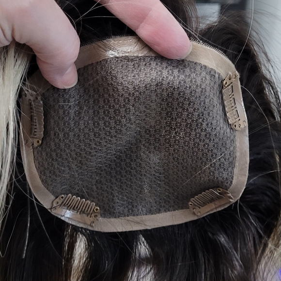 Sunny topper dark brown rooted ombre. Never worn roots are too dark for me. - Picture 2 of 8